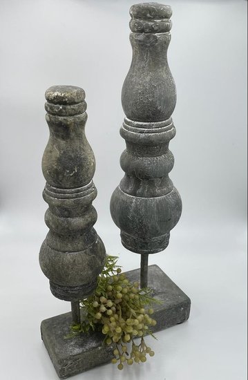 Pinakel beeld steen op voet stonegrey grijs maat S H29xB6,5CM | 65482 | Home Sweet Home | Stoer &amp; Sober Woonstijl
