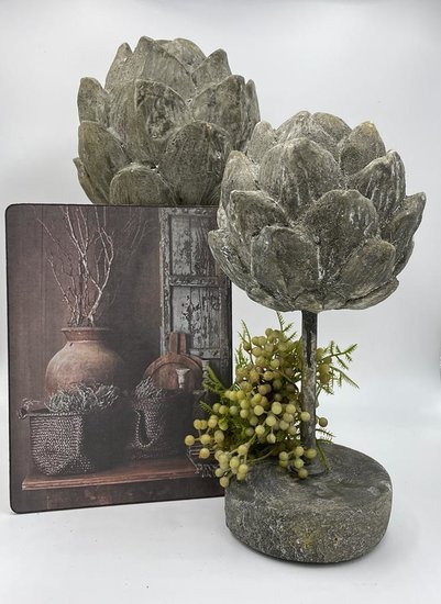 Beeld artisjok op ronde voet stonegrey grijs steen 29x12 cm maat L decoratie| 65476 | Home Sweet Home | Stoer &amp; Sober Woons