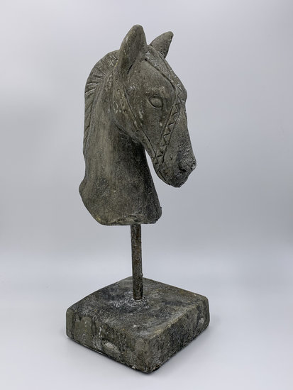 Decoratiebeeld Paard op voet stonegrey grijs groen steen maat S H25,5xB9,3CM | 65461 | Home Sweet Home | Stoer &amp; Sober Woon