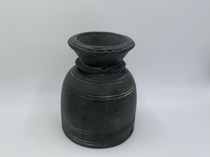 Nepalese decoratieve pot maat L grijs / zwart 23 x 18 cm aardewerk | 42647 | Home Sweet Home | Stoer &amp; Sober Woonstijl