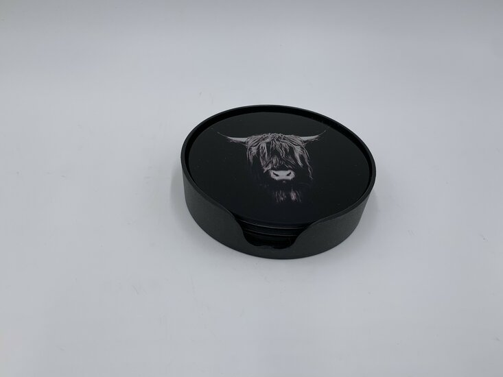 Onderzetters voor glazen set van 4 Schotse Hooglander met houder zwart wit sepia glas &oslash; 10 cm | 6107409 | Stoer &amp; Sober