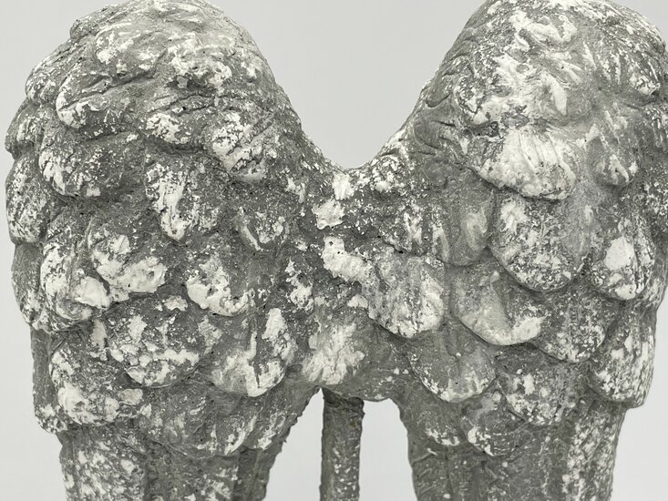 Engelen vleugel op voet L decoratie beeld beton look steen grijs wit 32,5 x 15 cm | 121473 | Home Sweet Home | Stoer &amp; Sober Woonstijl
