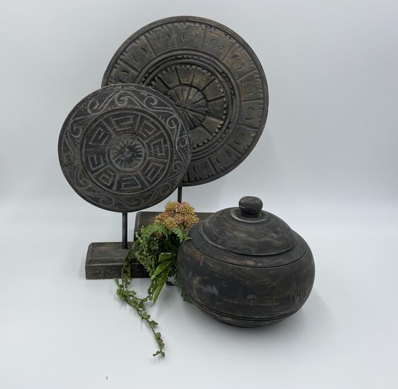 Ornament op voet middel vintage grijs bruin hout 35 x 24,5 cm | 465410 | Home Sweet Home | Stoer &amp; Sober Woonstijl