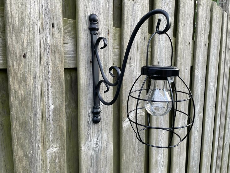 Hang Lantaarn Solar lamp met wandhaak zwart | HSH288289 | Tuinverlichting | Stoer &amp; Sober Woonstijl