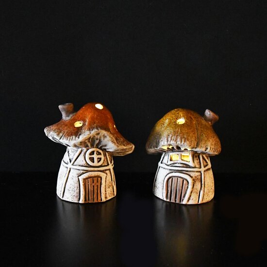 Dekoratief | Paddenstoelhuisje, bruin, keramiek, LED, 10x10x11cm, set van 2 stuks | A255020