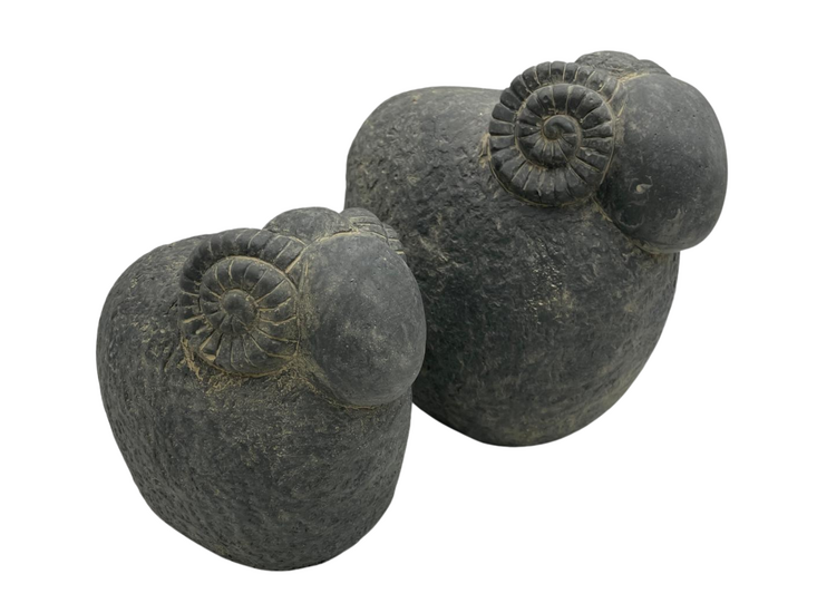 Brynxz Majestueus Vintage Beeld: Ram met Gedraaide Hoorns &ndash; Maat M Rustiek Donker Grijs - 17 x 15 cm