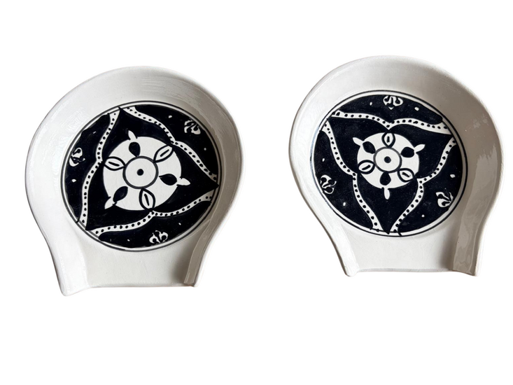 Dishes &amp; Deco Lepelhouder set van 2 - Black Fond- Handbeschilderd Keramiek - 12,5 x 12 cm