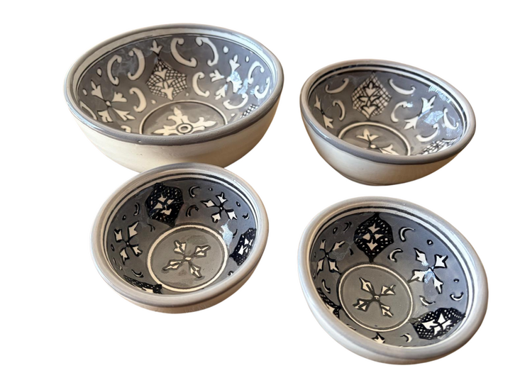 Tapas Party set 5 delig Nejma Gris aardewerk hapjes bord en schaaltjes grijs wit | TP.PY.NG | Dishes &amp; Deco