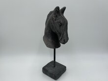 Decoratiebeeld Paard op voet vintage bruin steen maat S H 25,5 x B 12 CM | 789910 | Home Sweet Home | Stoer &amp; Sober Woonstijl