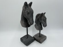 Decoratiebeeld Paard op voet vintage bruin steen maat S H 25,5 x B 12 CM | 789910 | Home Sweet Home | Stoer &amp; Sober Woonstijl