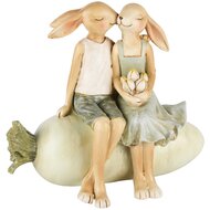 Dekoratief | Bunny koppel kussend op wortel, resina, 17x10x15cm | A230256