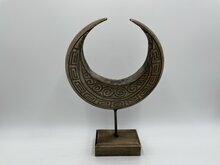 Mandala halve maan op standaard vintage bruin 36 x 25 cm sokkel ornament | 962903 | Home Sweet Home | Stoer &amp; Sober Woonstijl