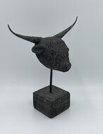 Decoratiebeeld hoofd Schotse hooglander op voet sokkel steen grijs 32,5 x 31,5 cm | 65487 | Home Sweet Home | Stoer & Sober