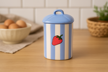 Voorraadpot Fruity Strawberry blauw wit handgemaakt 18 x 11 cm | VP.ST.00| Dishes & Deco