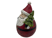 Sfeervol Kerstman Beeldje met Kerstboom 16 cm hout rood wit  – Landelijke Kerstdecoratie