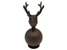 Ornament hertenkop op bal - 23 x 11 cm voet vintage bruin metaal | 823735 | Countryfield