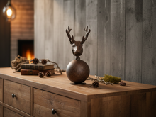 Ornament hertenkop op bal - 23 x 11 cm voet vintage bruin metaal | 823735 | Countryfield