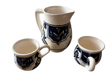 Set waterkan 1 liter  &amp; 2 mokken 300 ml  Dishes &amp; Deco Mok Black Fond zwart wit  - handgemaakt