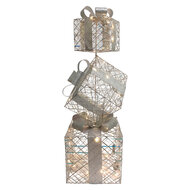 Clayre &amp; Eef | Decoratie van opgestapelde Cadeautjes met LED Zilverkleurig 25x25x97 cm / 3xAA | 50927