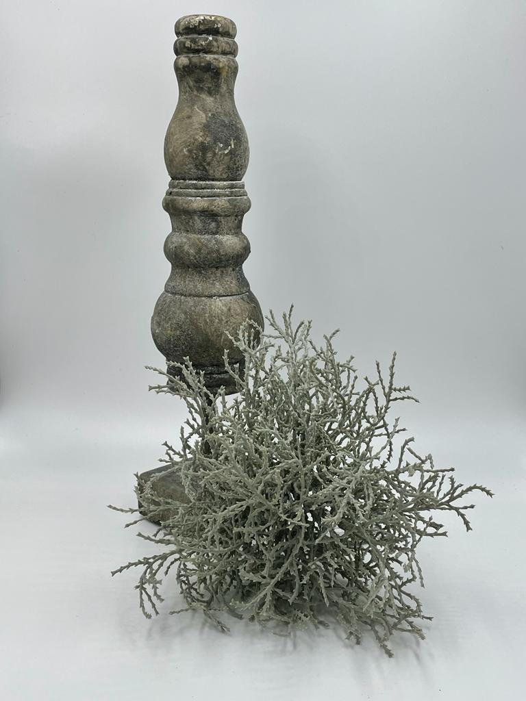 Pinakel beeld steen op voet stonegrey grijs maat S H29xB6,5CM | 65482 | Home Sweet Home | Stoer & Sober Woonstijl