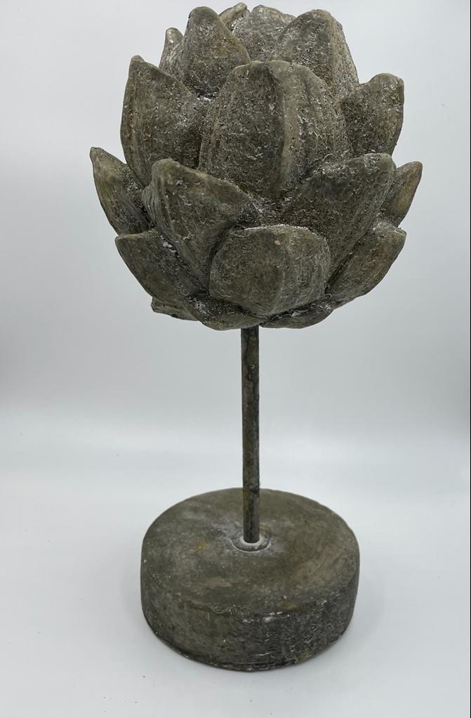 Beeld artisjok op ronde voet stonegrey grijs steen 29x12 cm maat L decoratie| 65476 | Home Sweet Home | Stoer & Sober Woons