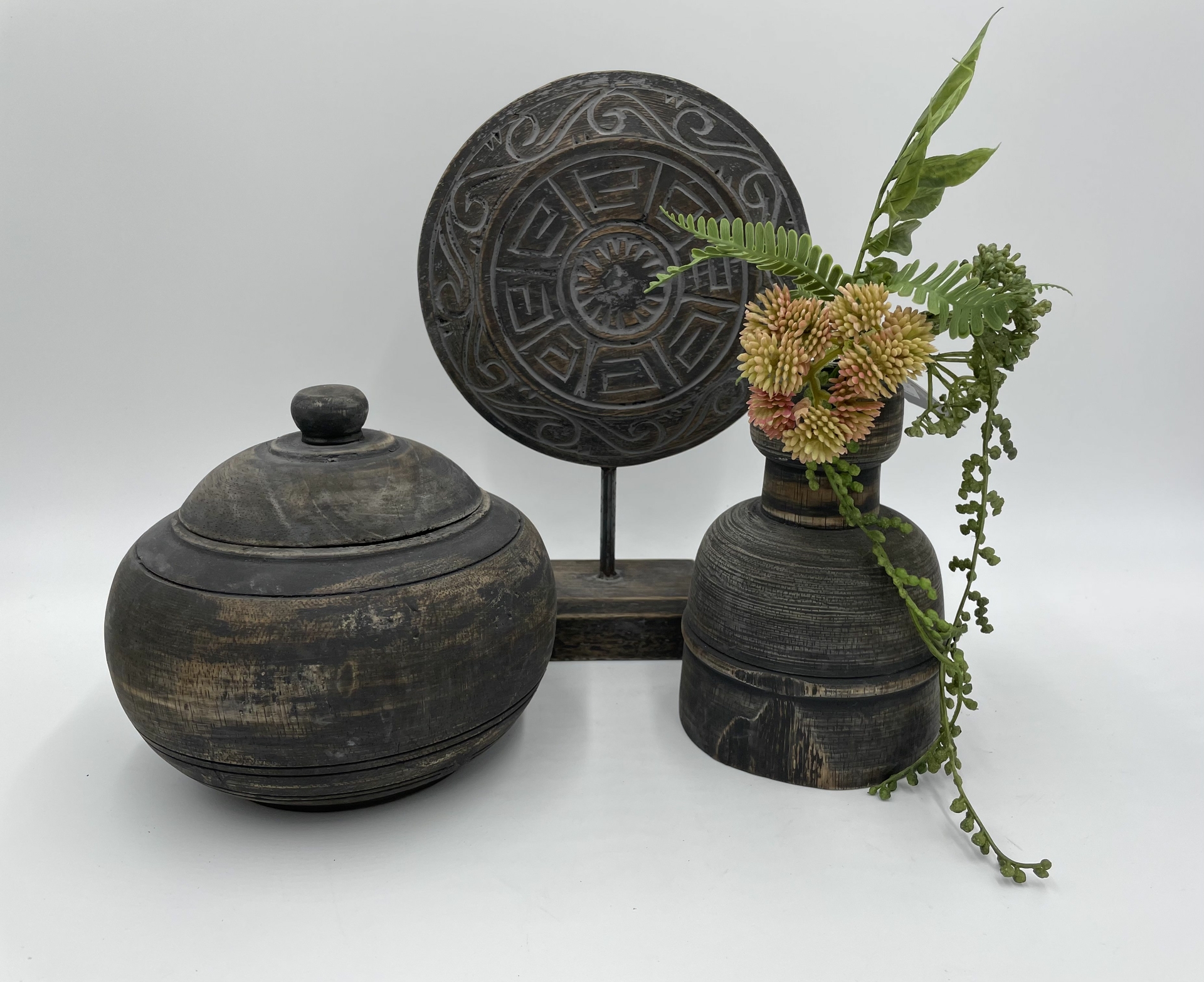 Ornament op voet klein vintage grijs bruin hout 26 x 17,5 cm | 037083 | Home Sweet Home | Stoer & Sober Woonstijl