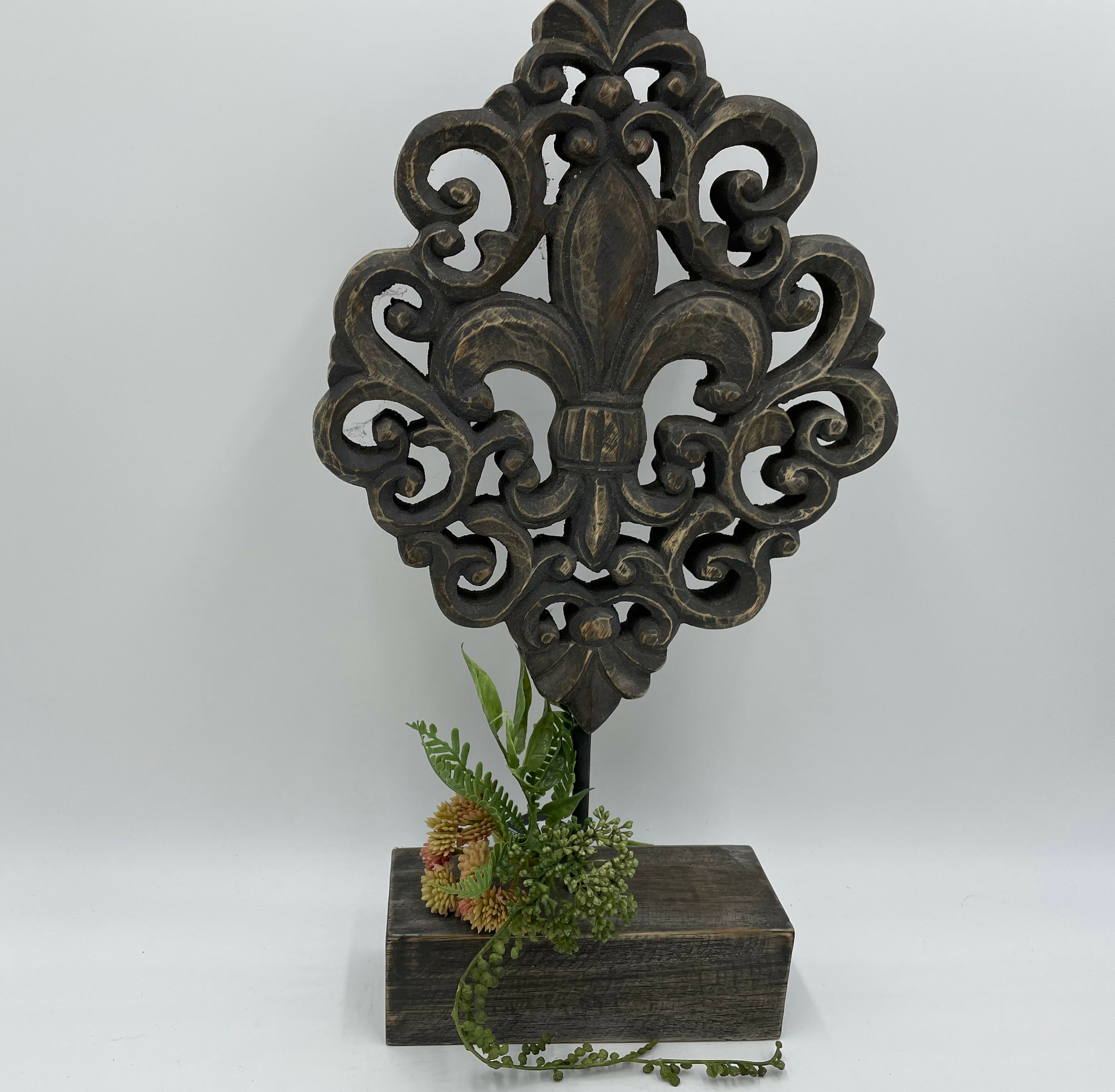 Ornament Barok op voet franse lelie vintage grijs bruin hout 45 x 18 | 190186 | Home Sweet Home | Stoer & Sober Woonstijl
