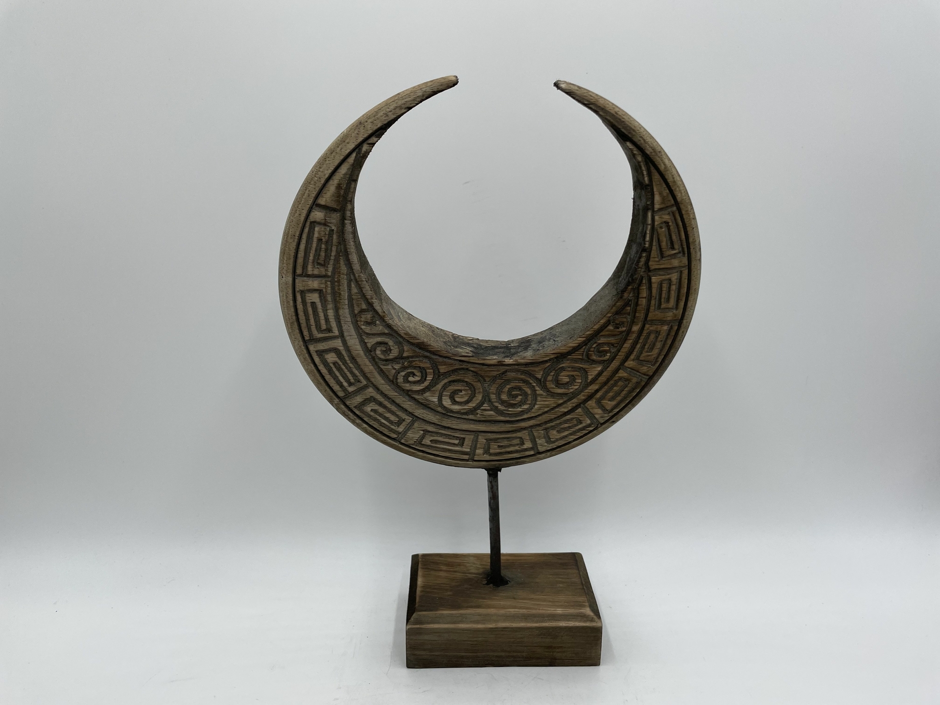Mandala halve maan op standaard vintage bruin 36 x 25 cm sokkel ornament | 962903 | Home Sweet Home | Stoer & Sober Woonstijl