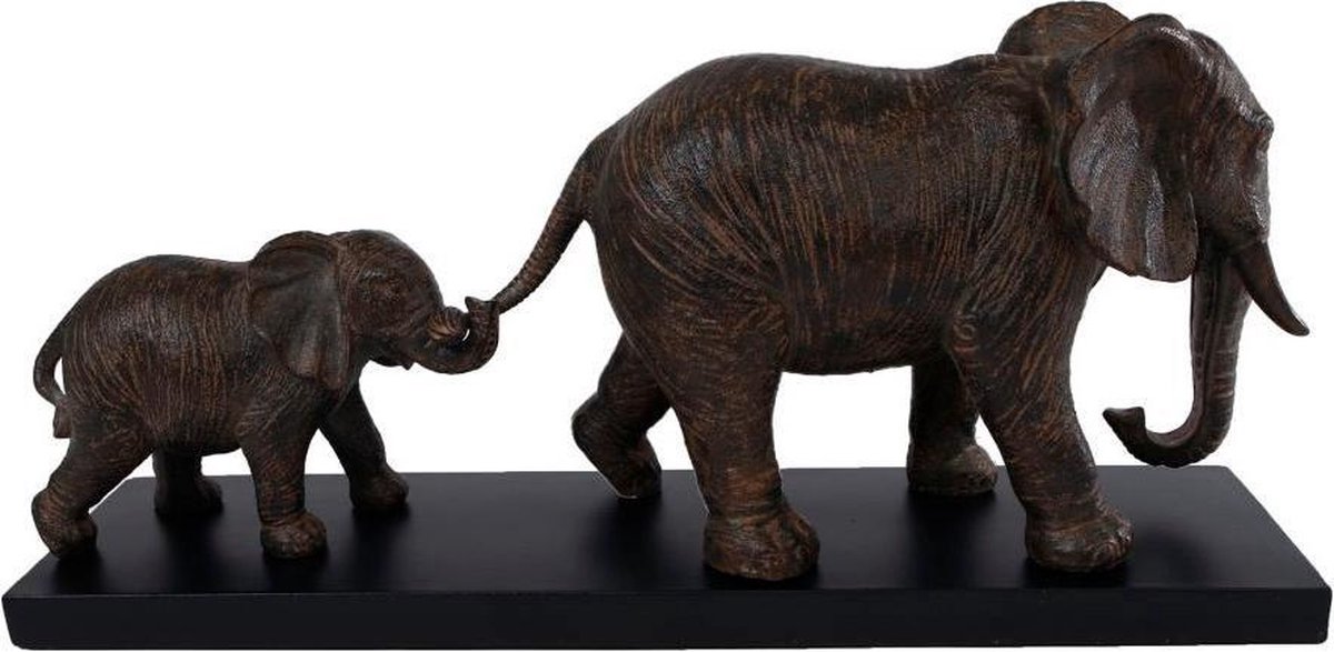 Beeld jonge olifant loopt achter Olifant bruin 49 x 12 x 22 cm polyresin | 10213 | Home Sweet Home