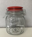 Snoeppot medium rode deksel Hoera geslaagd je bent Spektaculair | Rosami Decoratiestickers Snoeppot medium rode deksel Hoera geslaagd je bent Spektaculair | Rosami Decoratiestickers