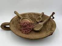 Decoratie schaal hout met oor / handvat rond bruin 50 x 42 cm | 65568 | Home Sweet Home | Stoer & Sober Woonstijl Decoratie schaal hout met oor / handvat rond bruin 50 x 42 cm | 65568 | Home Sweet Home | Stoer & Sober Woonstijl