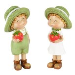 Dekoratief | Kindje staand m/aardbei, groen/rood, resina, 7x5x13cm, set van 2 stuks | A250402 Dekoratief | Kindje staand m/aardbei, groen/rood, resina, 7x5x13cm, set van 2 stuks | A250402