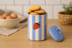 Voorraadpot Fruity Strawberry blauw wit handgemaakt 18 x 11 cm | VP.ST.00| Dishes & Deco Voorraadpot Fruity Strawberry blauw wit handgemaakt 18 x 11 cm | VP.ST.00| Dishes & Deco