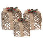 Clayre & Eef | Decoratie cadeau met LED set van 3 Goudkleurig 25x25x30 / 20x20x24 / 15x15x17 cm / 6xAA | 66308 Clayre & Eef | Decoratie cadeau met LED set van 3 Goudkleurig 25x25x30 / 20x20x24 / 15x15x17 cm / 6xAA | 66308