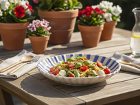 Diep Bord Fruity Strawberry – Paars/Wit – Aardewerk – ø 24 x 5 cm - Dishes & Deco