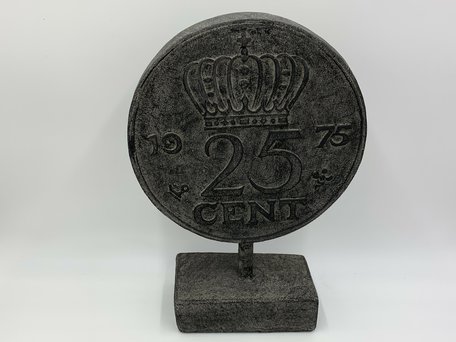 Ornament 25 cent kwartje munt Juliana koningin op voet grijs stone antraciet 38,5 x 27 cm | 65574 | Home Sweet Home | Stoer & Sober Woonstijl
